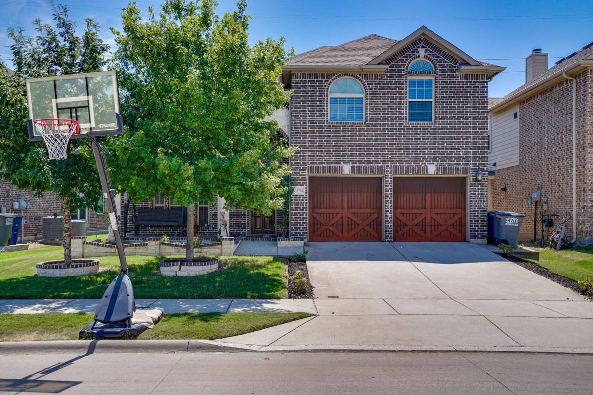 House for rent at 13704 Blueberry Hill Dr, Little Elm, TX 75068