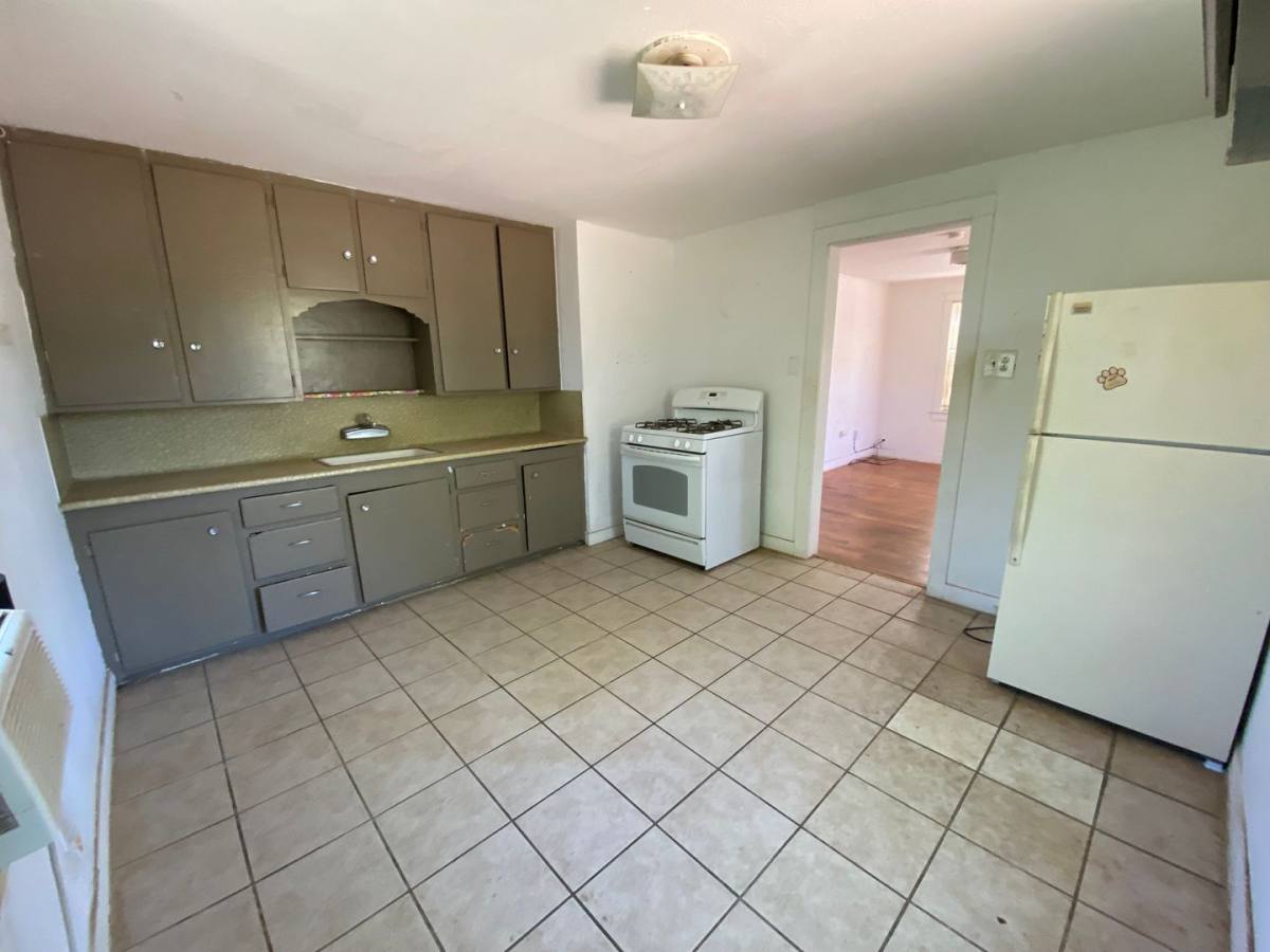 Apartment for rent at 2604 Ave S, Lubbock, TX 79411
