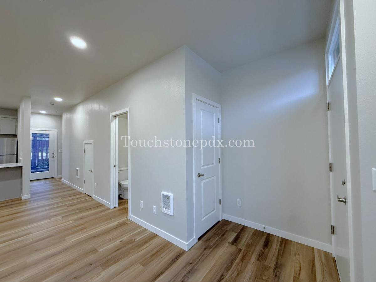 Apartment for rent at 3323 SE 87th Ave, Portland, OR 97266
