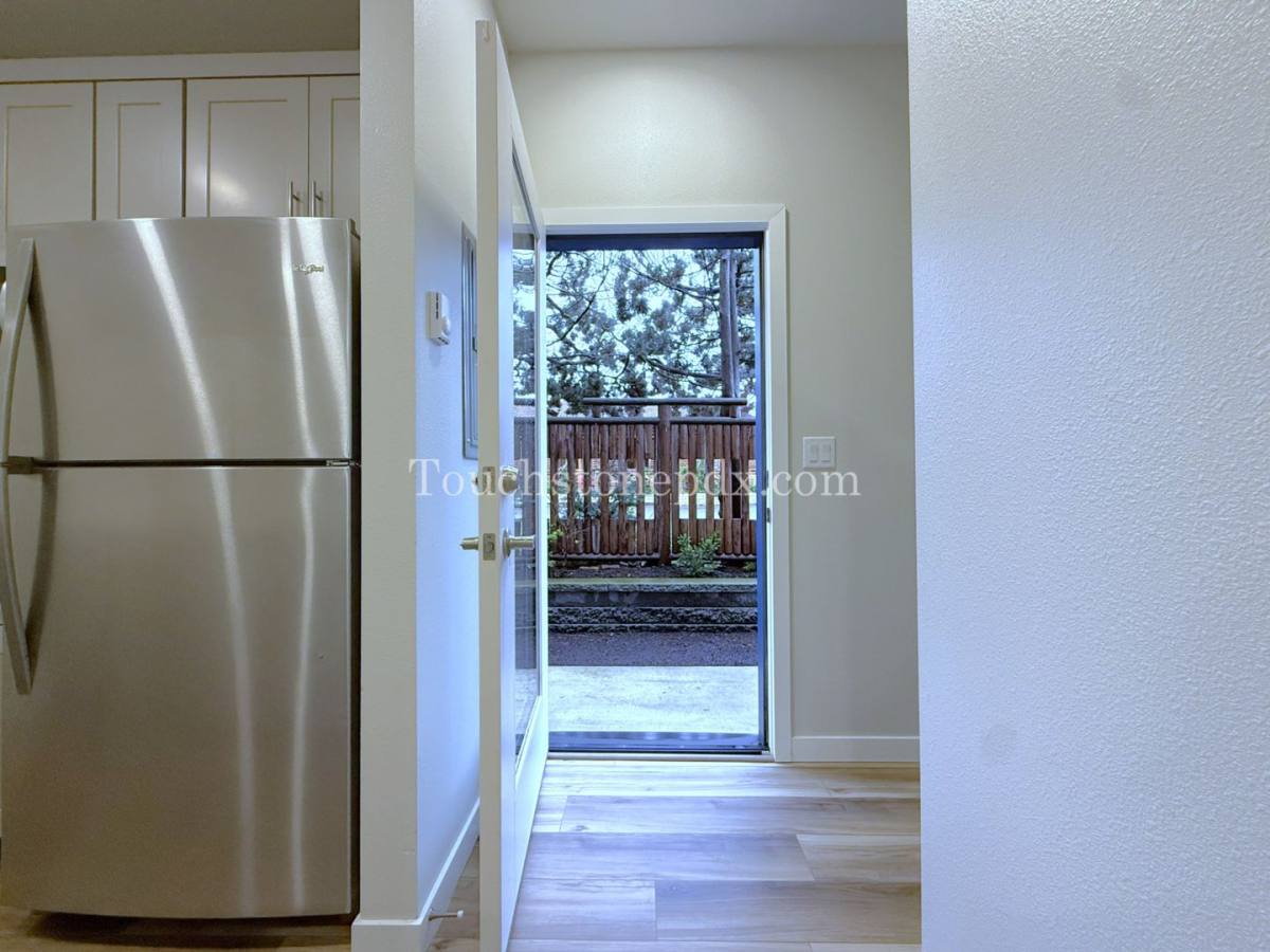 Apartment for rent at 3323 SE 87th Ave, Portland, OR 97266