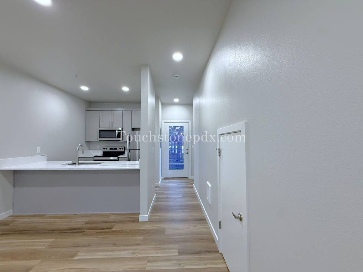 Apartment for rent at 3323 SE 87th Ave, Portland, OR 97266