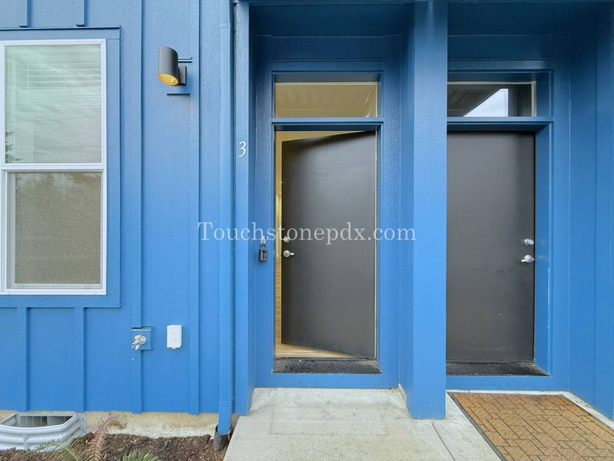 Apartment for rent at 3323 SE 87th Ave, Portland, OR 97266