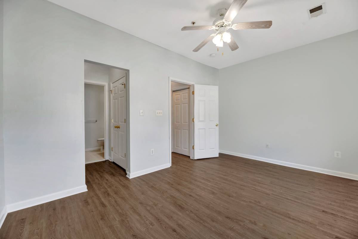 Townhouse for rent at 4287 S Capitol St SW, Washington, DC 20032