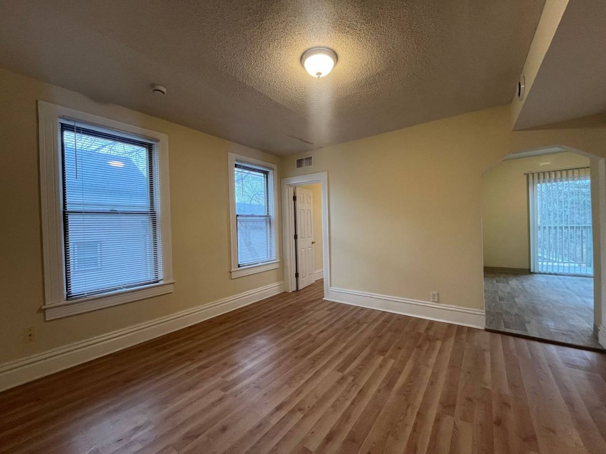 Apartment for rent at 595 Park St, Saint Paul, MN 55103