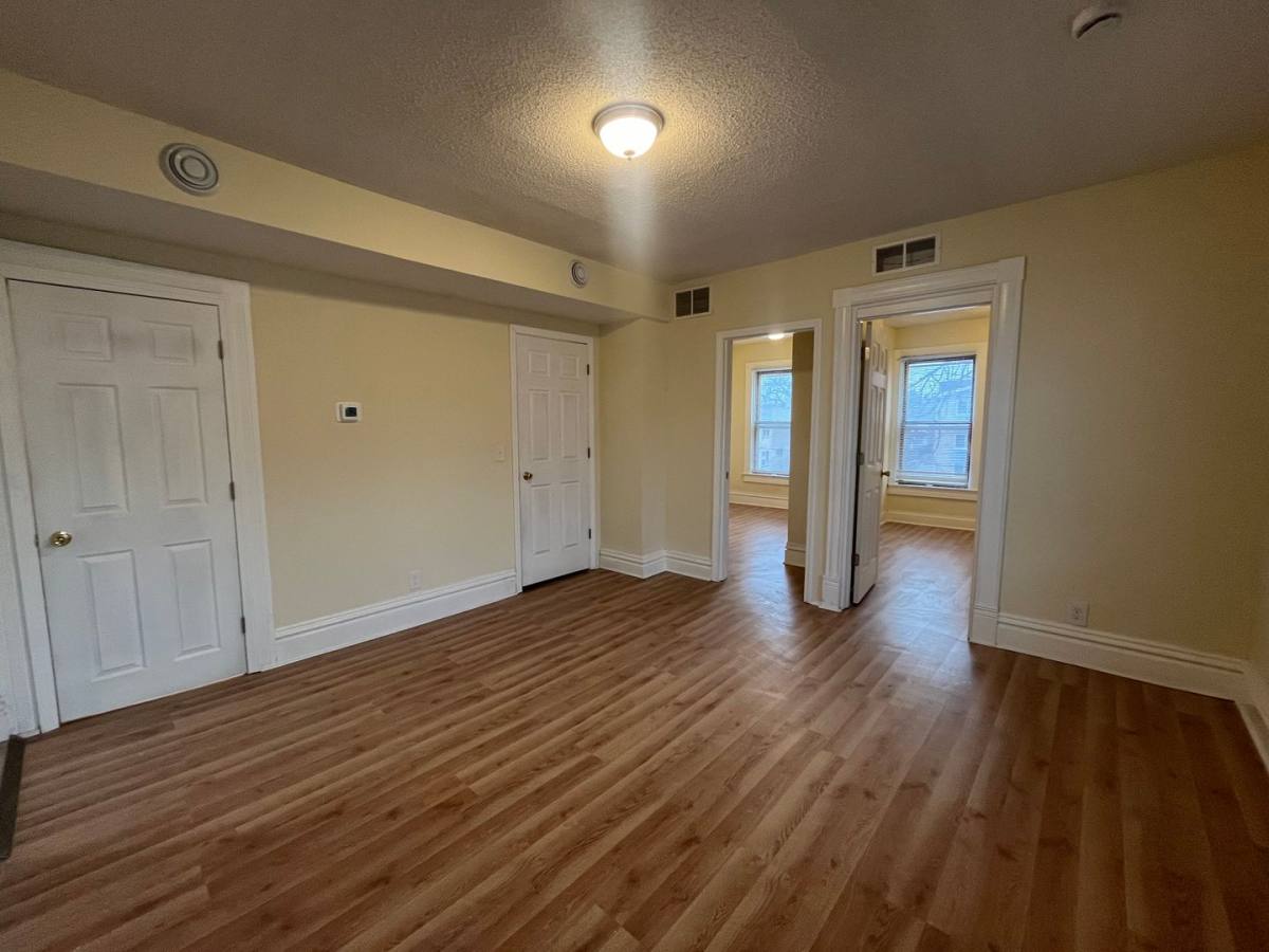 Apartment for rent at 595 Park St, Saint Paul, MN 55103