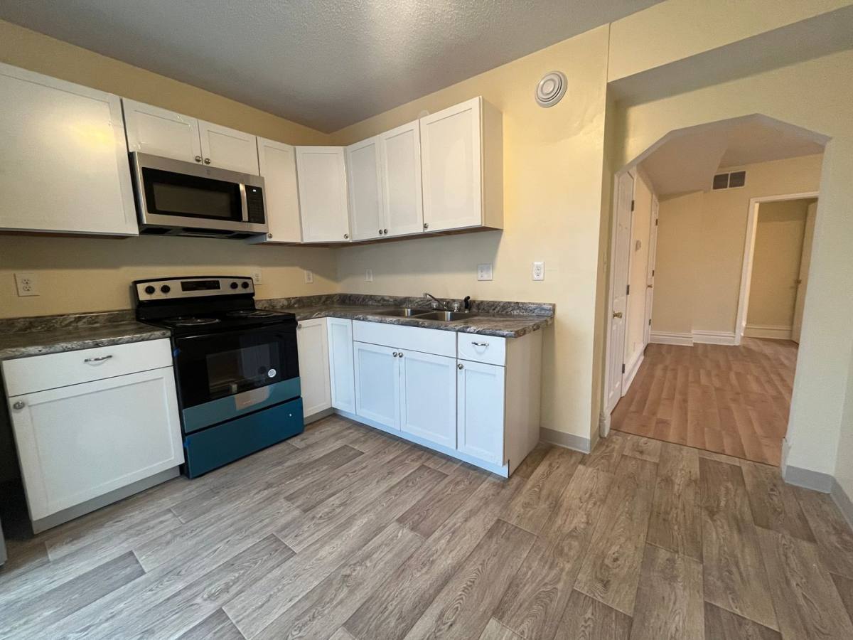 Apartment for rent at 595 Park St, Saint Paul, MN 55103