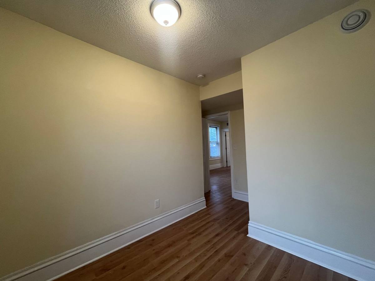 Apartment for rent at 595 Park St, Saint Paul, MN 55103