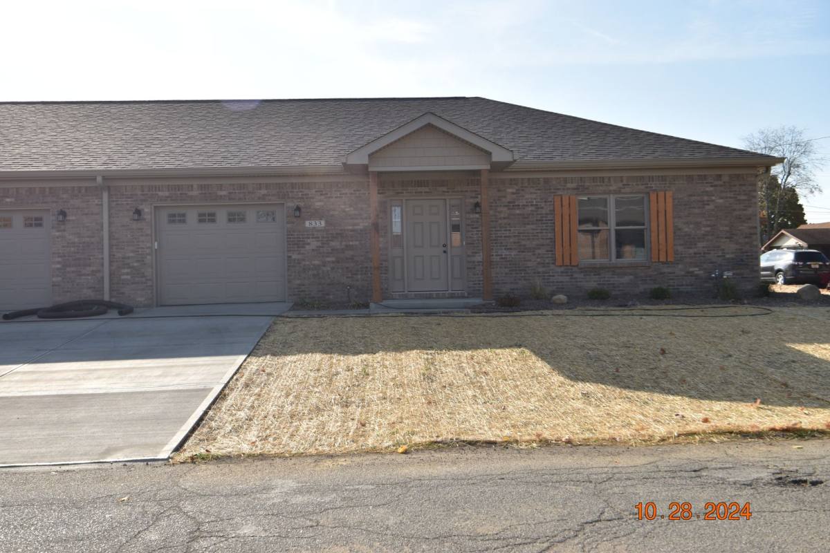 Townhouse for rent at 821-833 W Seventh St, Greenfield, IN 46140