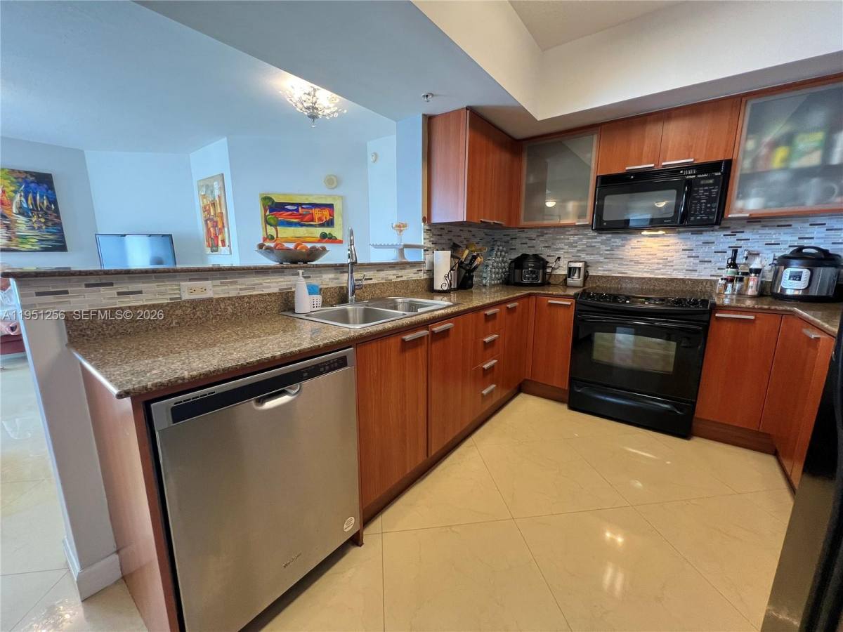 Apartment for rent at 16699 Collins Ave #2109, North Miami Beach, FL 33160