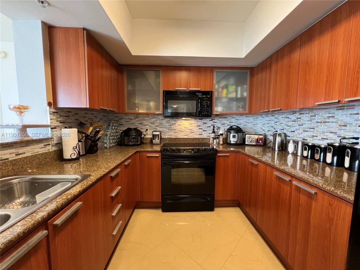 Apartment for rent at 16699 Collins Ave #2109, North Miami Beach, FL 33160