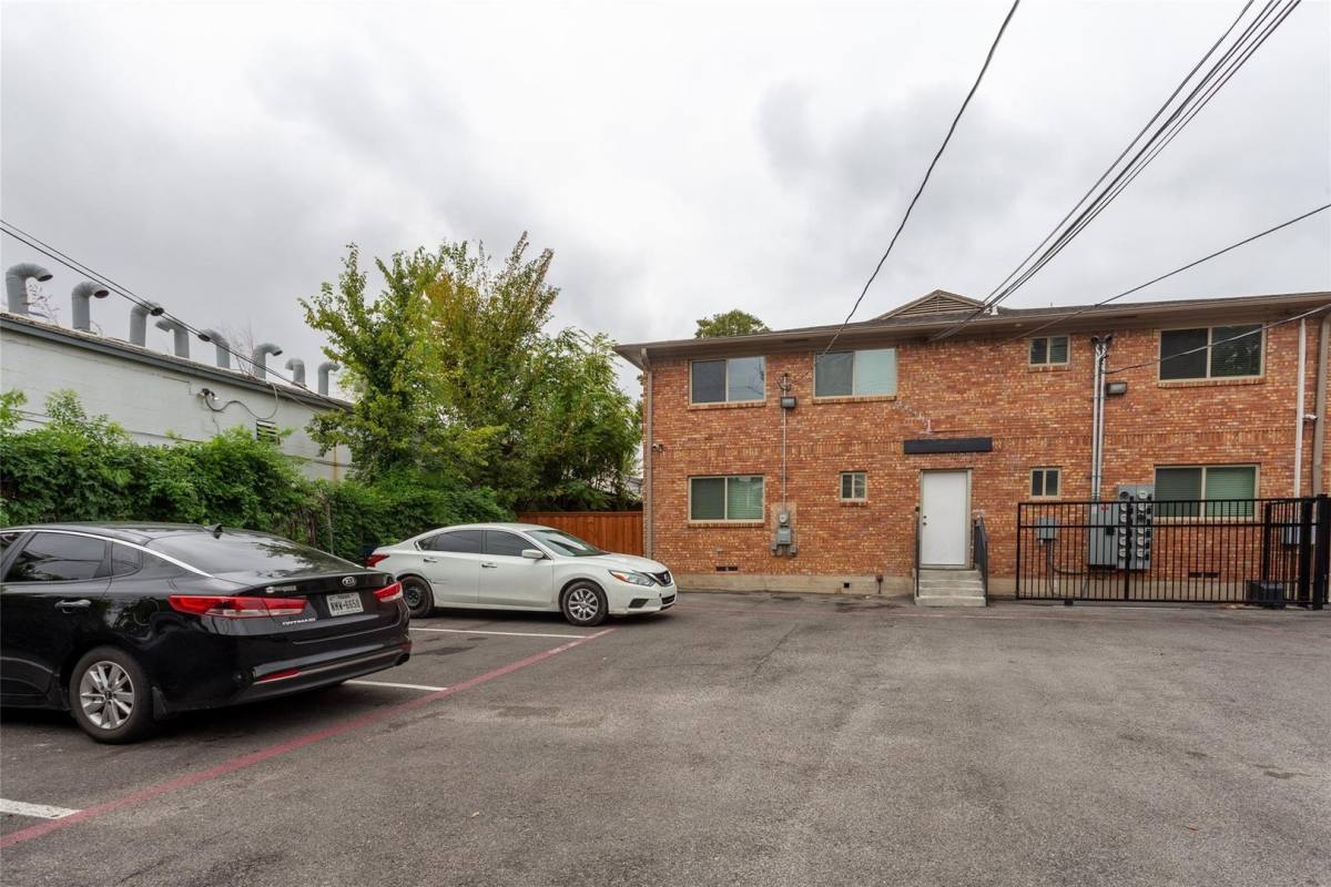 Apartment for rent at 4912 Gaston, Dallas, TX 75214