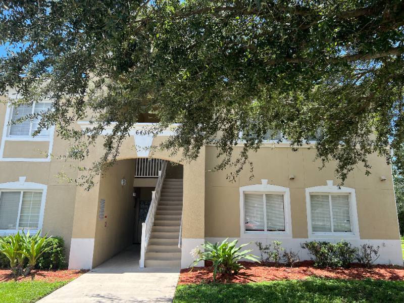 Condo for rent at 6431 Cypressdale Dr #202, Riverview, FL 33578