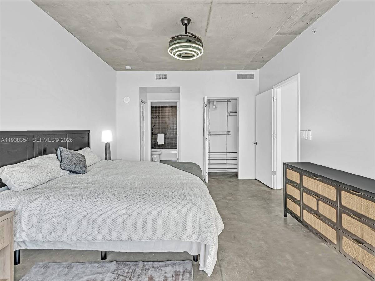 Apartment for rent at 3470 E Coast Ave #3470H0504, Miami, FL 33137