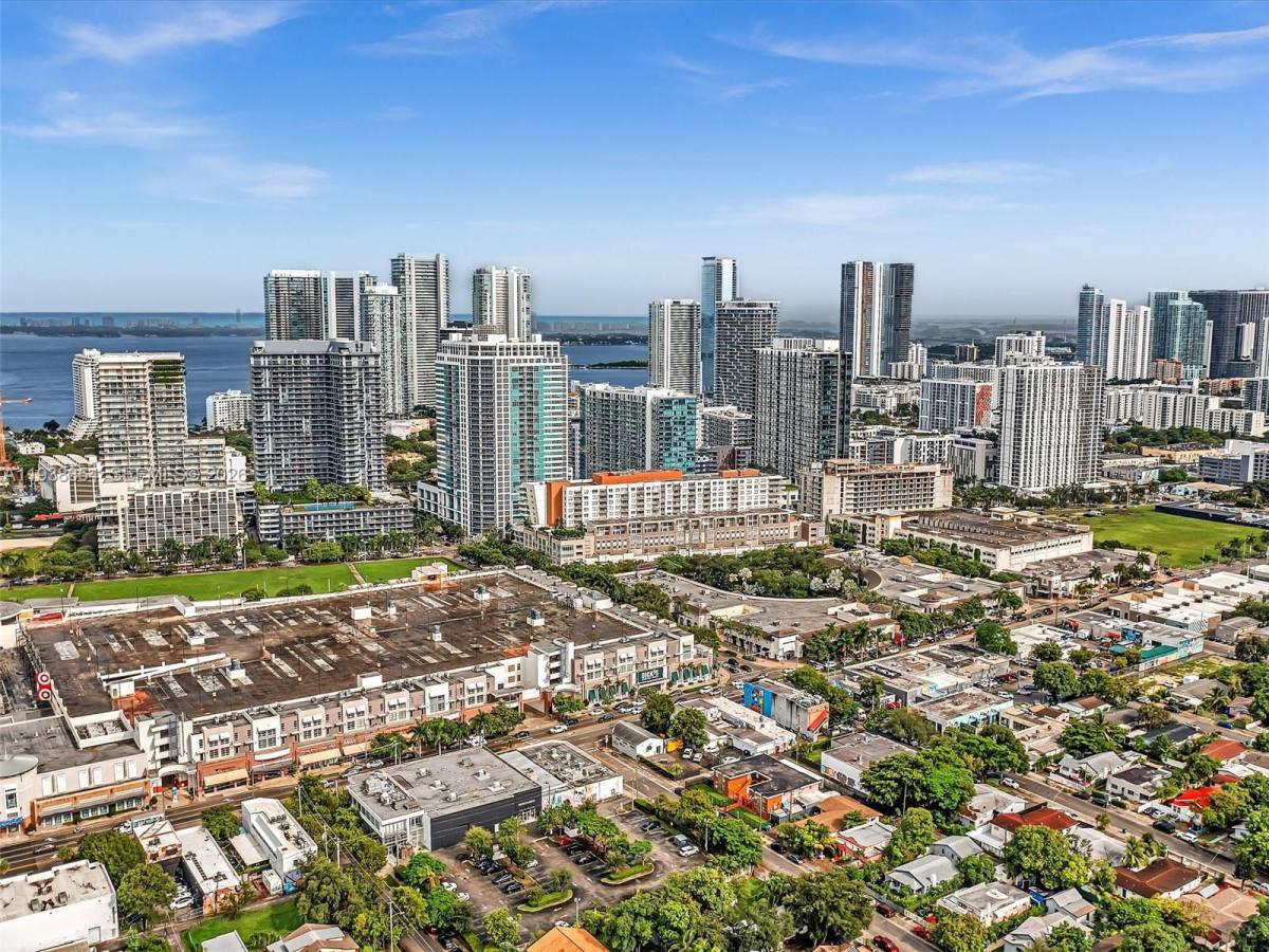Apartment for rent at 3470 E Coast Ave #3470H0504, Miami, FL 33137