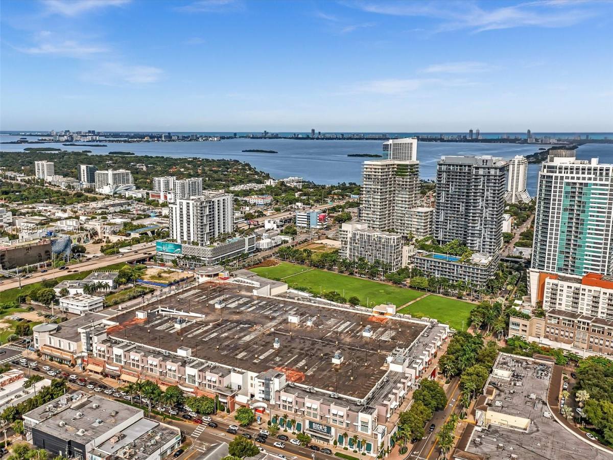 Apartment for rent at 3470 E Coast Ave #3470H0504, Miami, FL 33137