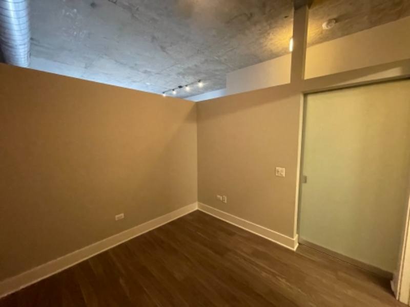 Apartment for rent at 883 S Clark St, Chicago, IL 60605