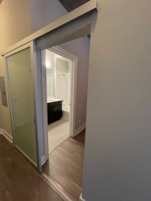 Apartment for rent at 883 S Clark St, Chicago, IL 60605