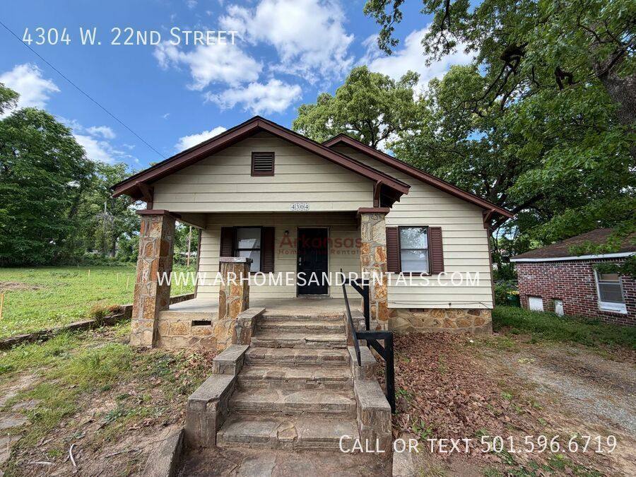 House for rent at 4304 W 22nd St, Little Rock, AR 72204