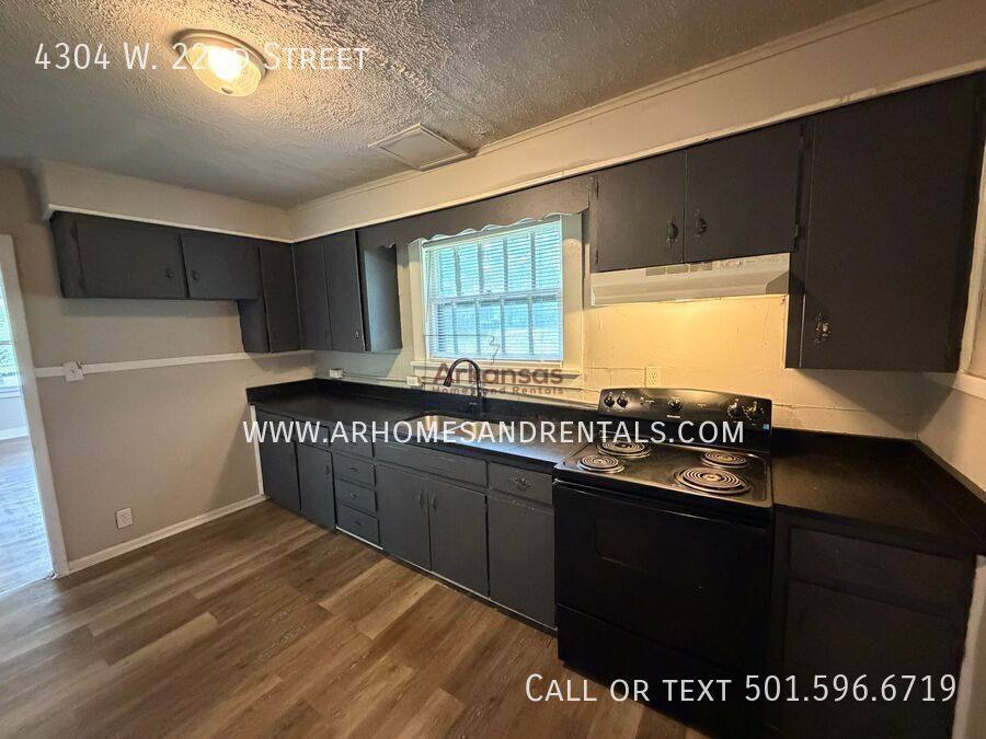 House for rent at 4304 W 22nd St, Little Rock, AR 72204
