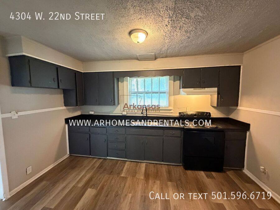 House for rent at 4304 W 22nd St, Little Rock, AR 72204