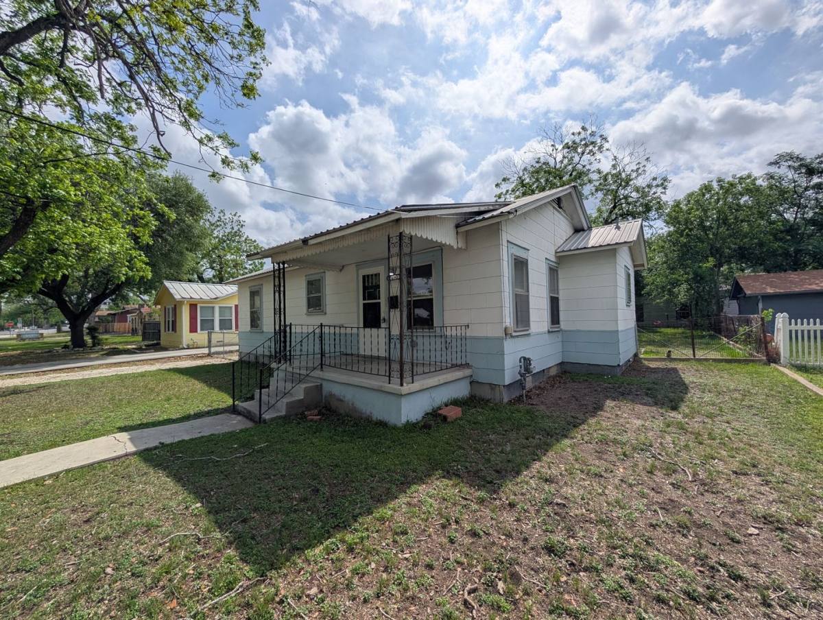 House for rent at 1185 W Mill St, New Braunfels, TX 78130