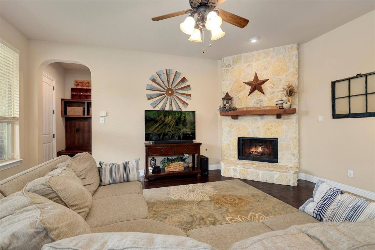 House for rent at 12813 Sherbrooke Dr, Frisco, TX 75035
