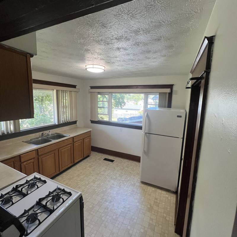 Apartment for rent at 50 Orchard Ave #2, Hubbard, OH 44425