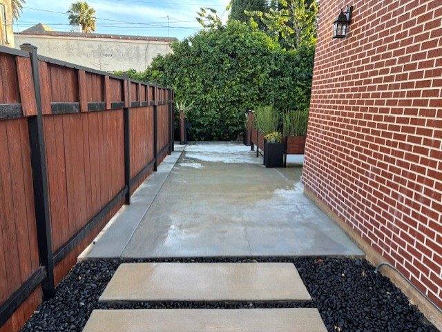 Apartment for rent at 1039 S Redondo Blvd #1039 3-4, Los Angeles, CA 90019