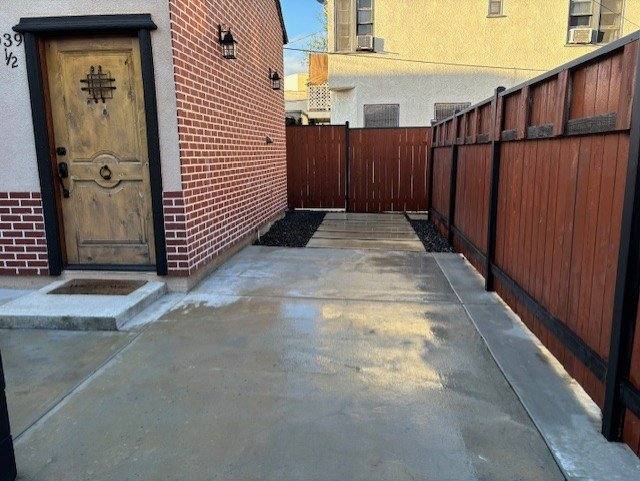Apartment for rent at 1039 S Redondo Blvd #1039 3-4, Los Angeles, CA 90019