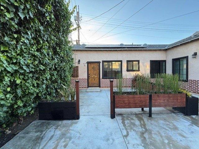 Apartment for rent at 1039 S Redondo Blvd #1039 3-4, Los Angeles, CA 90019