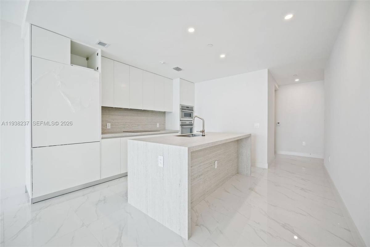 Apartment for rent at 700 NE 24th St, Miami, FL 33137