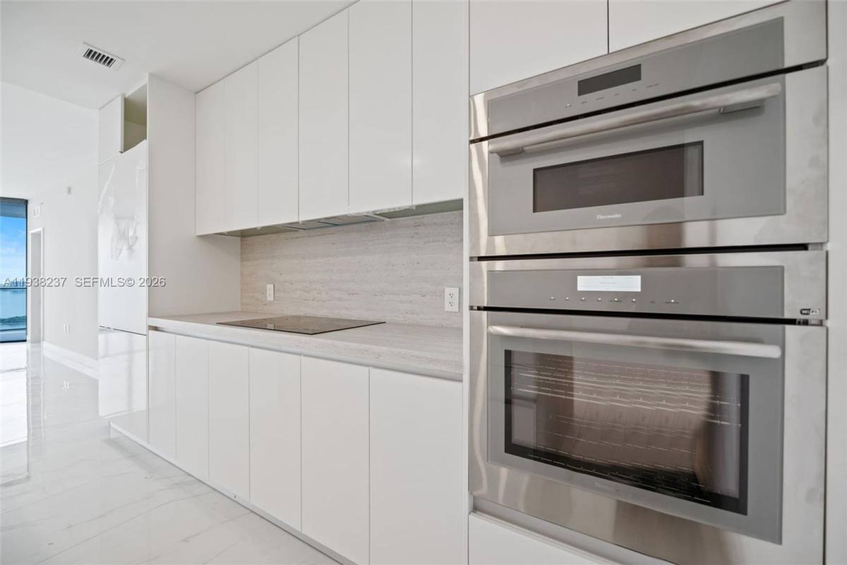 Apartment for rent at 700 NE 24th St, Miami, FL 33137