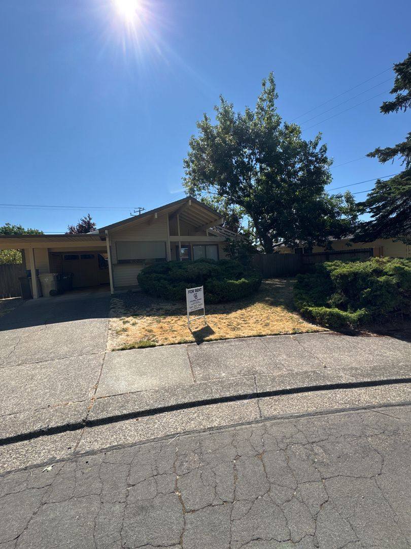 House for rent at 2225 NW 14th St, Corvallis, OR 97330