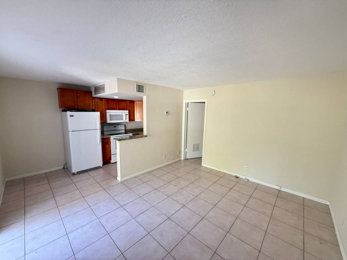 Apartment for rent at 417 NE 17th Ave, Fort Lauderdale, FL 33301