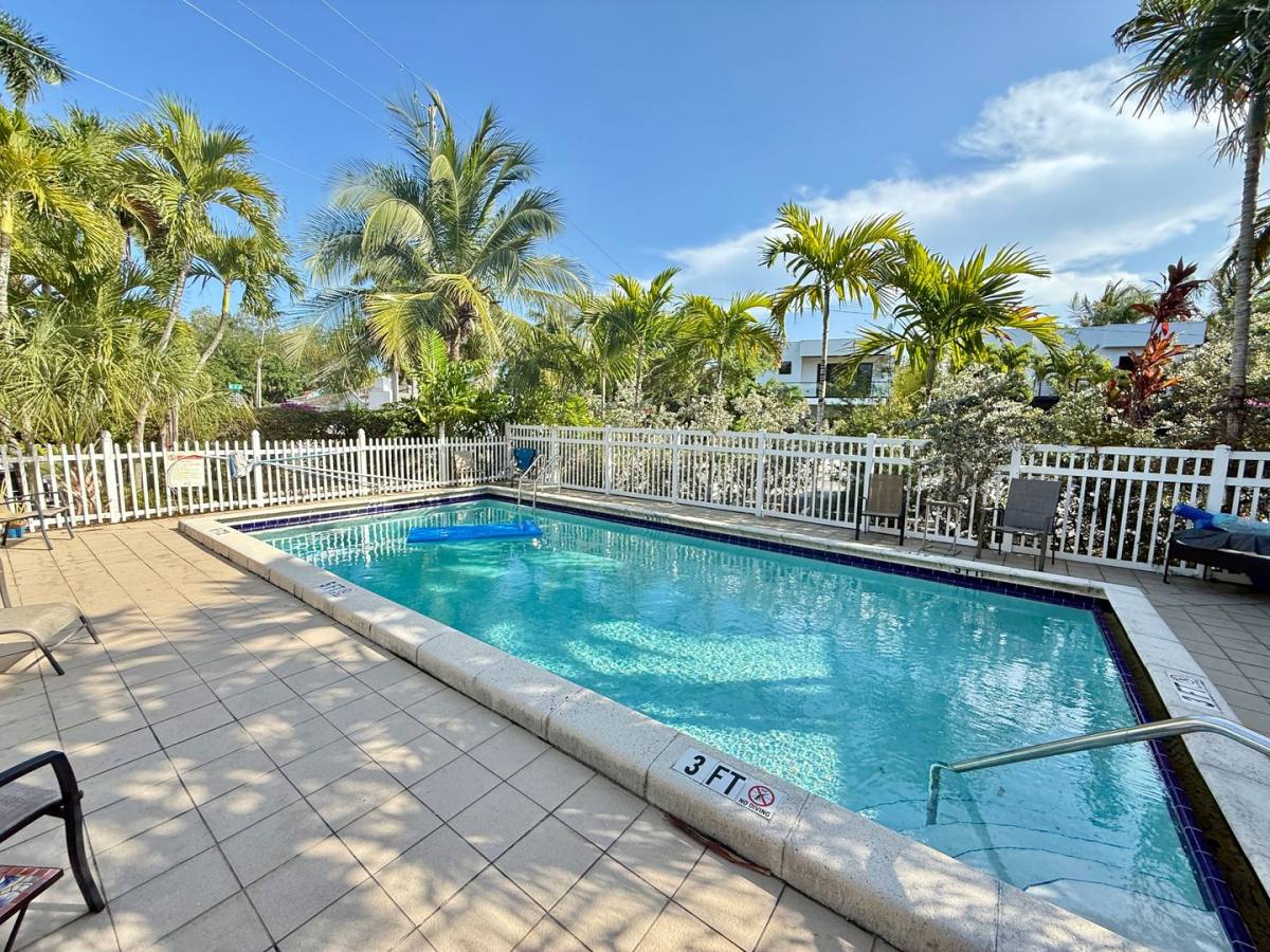 Apartment for rent at 417 NE 17th Ave, Fort Lauderdale, FL 33301