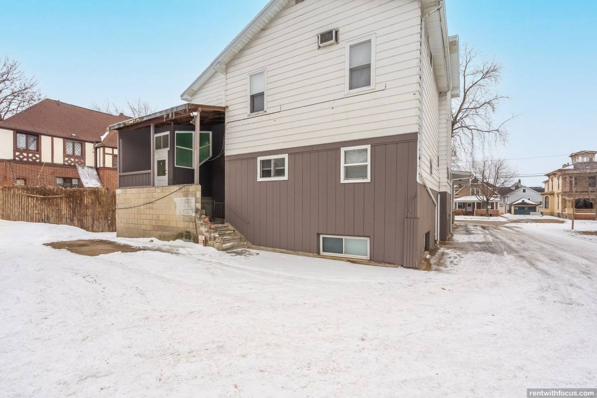 Apartment for rent at 536 Algoma Blvd, Oshkosh, WI 54901