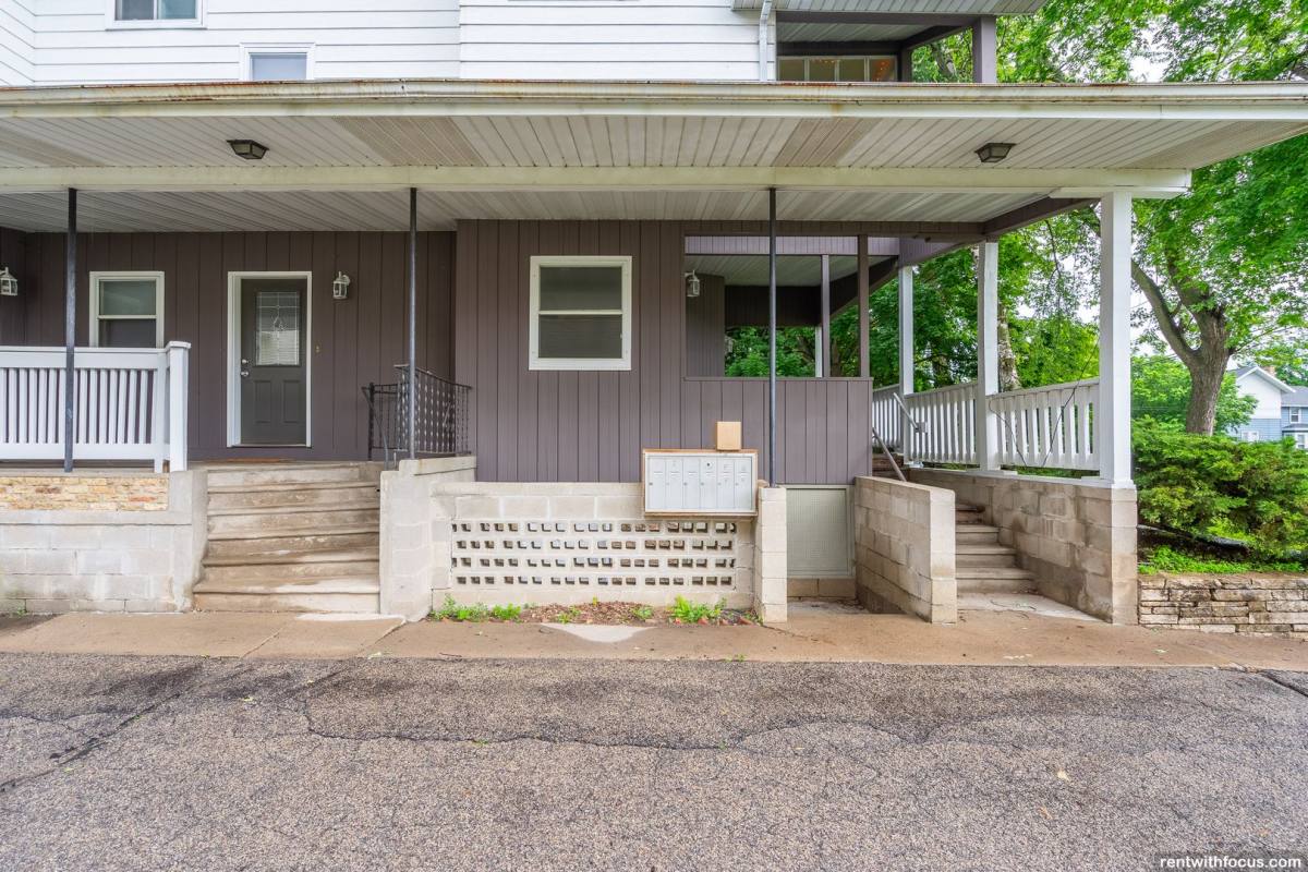 536 Algoma Blvd, Oshkosh, WI 54901 - Apartment for Rent - Image 7