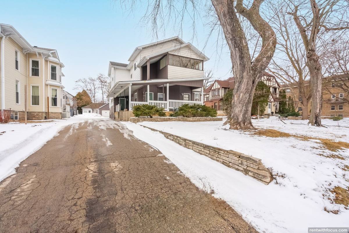 Apartment for rent at 536 Algoma Blvd, Oshkosh, WI 54901