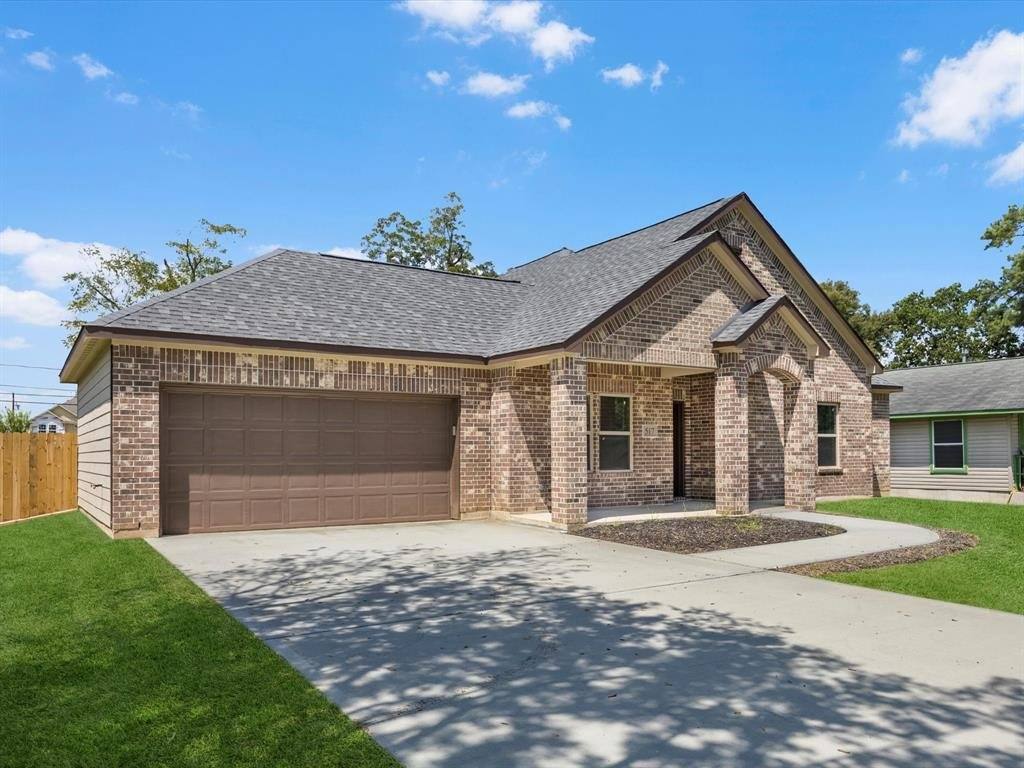 House for rent at 517 N 4th St, La Porte, TX 77571