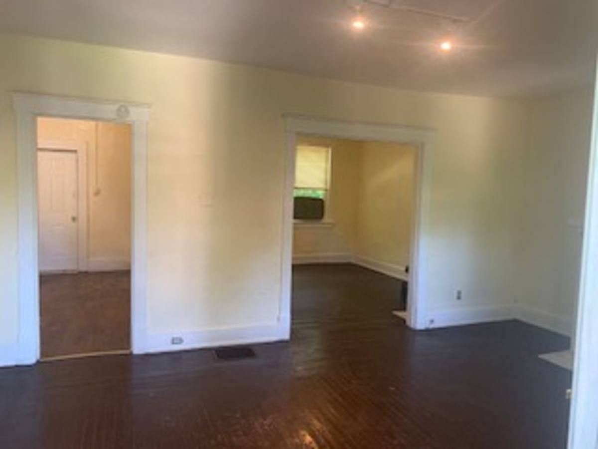House for rent at 21 Clinton Springs, Cincinnati, OH 45217