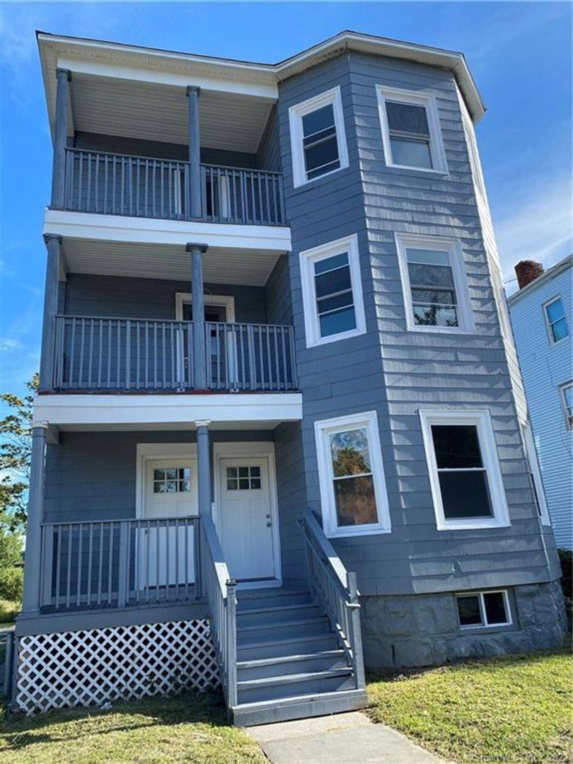 Apartment for rent at 94 Westland St, Hartford, CT 06120