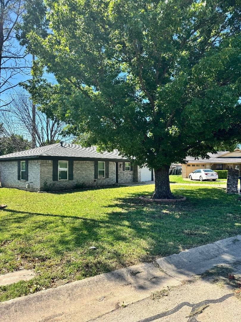 House for rent at 821 Vernon Court, Sanger, TX 76266