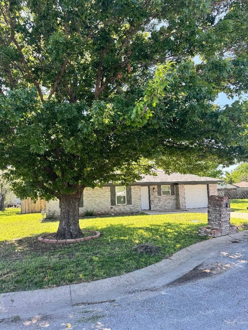 House for rent at 821 Vernon Court, Sanger, TX 76266