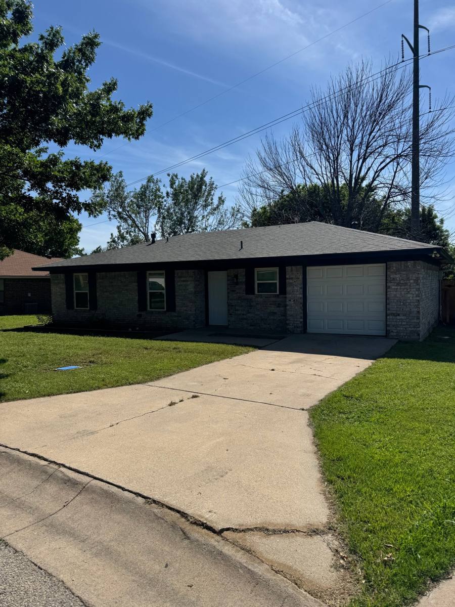 House for rent at 821 Vernon Court, Sanger, TX 76266
