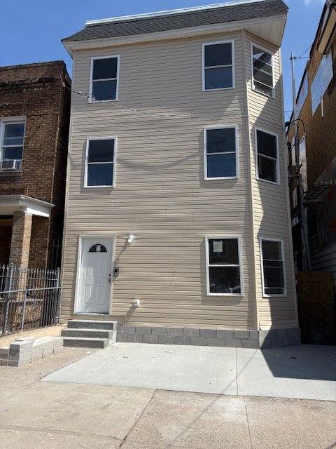 Apartment for rent at 479 N 6th St #1, Ridgefield, NJ 07657
