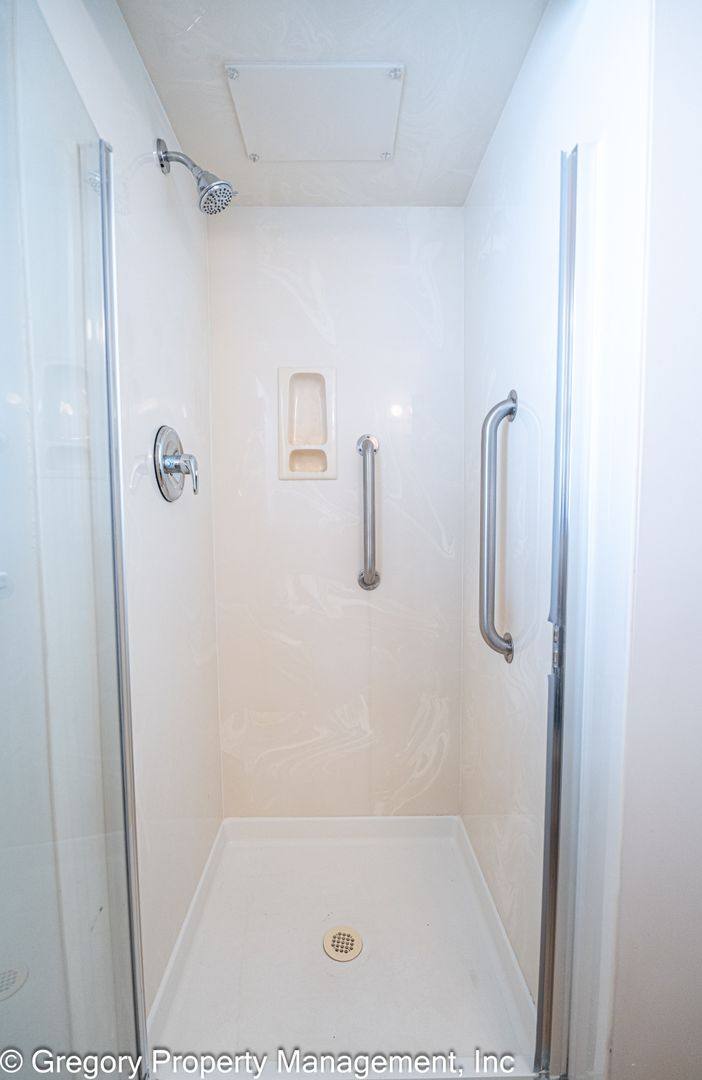 Apartment for rent at 1710 Benton St, Alameda, CA 94501
