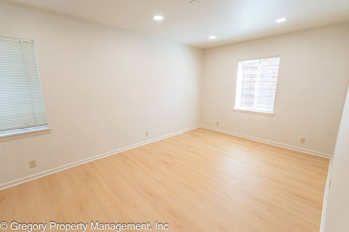 Apartment for rent at 1710 Benton St, Alameda, CA 94501