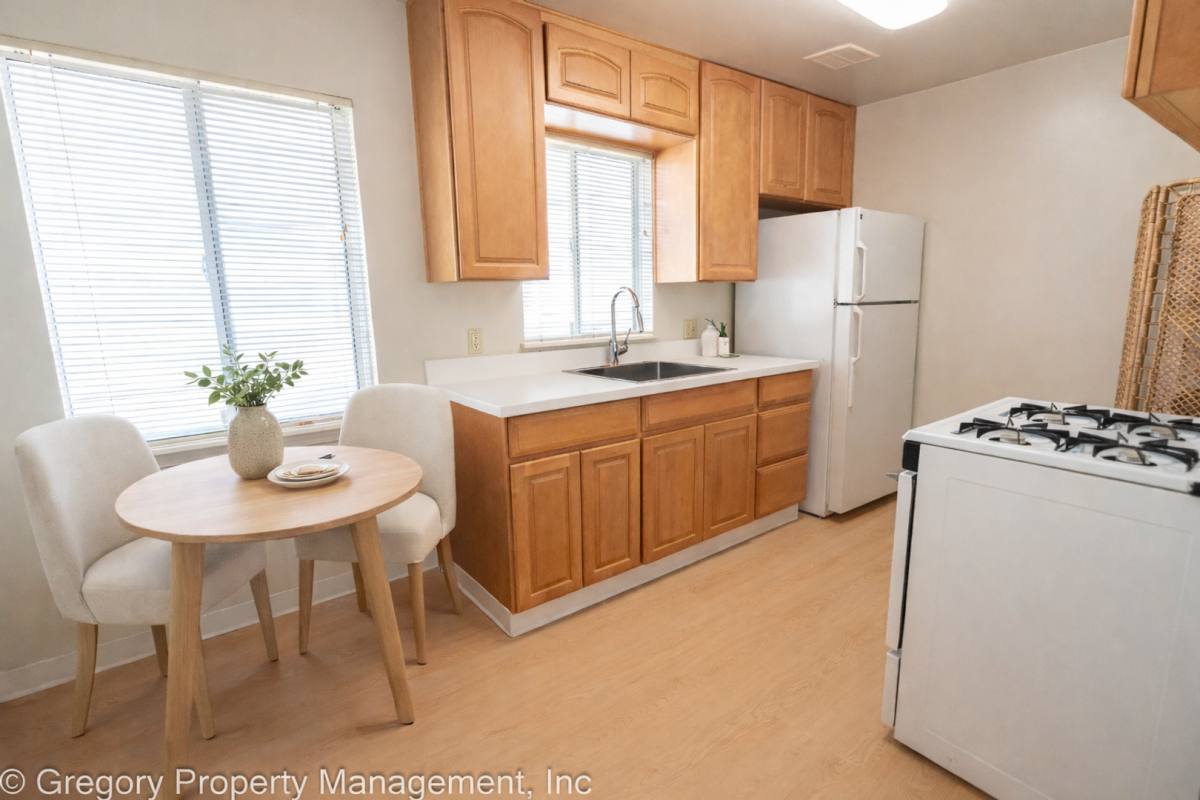Apartment for rent at 1710 Benton St, Alameda, CA 94501