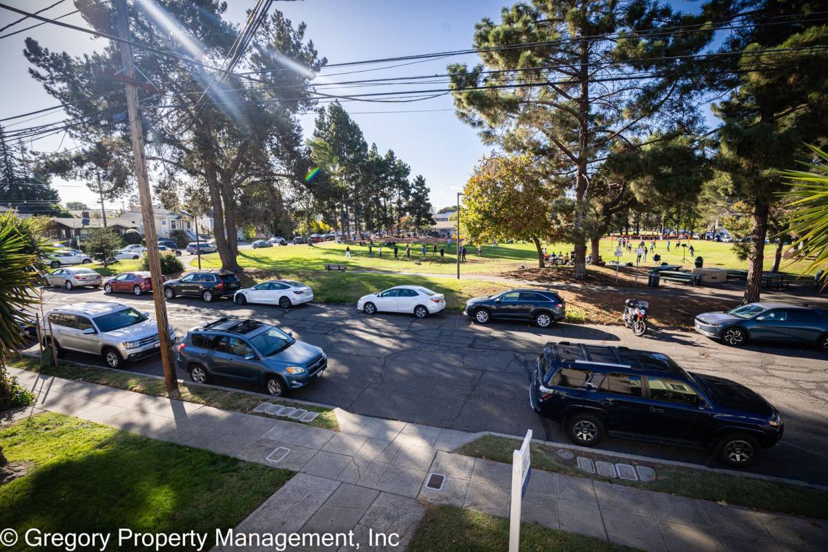 Apartment for rent at 1710 Benton St, Alameda, CA 94501