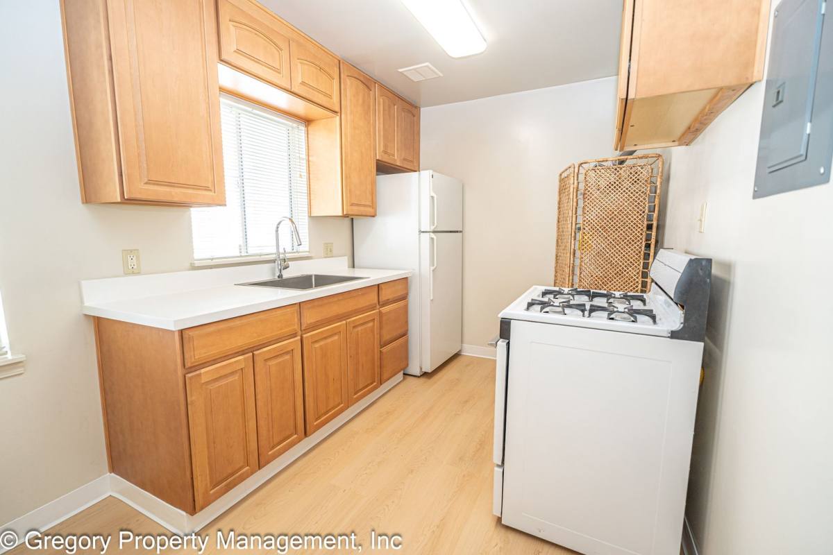 Apartment for rent at 1710 Benton St, Alameda, CA 94501